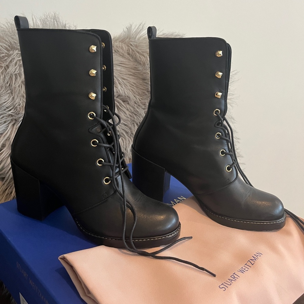 Stuart Weitzman Cassey Lace up Bootie